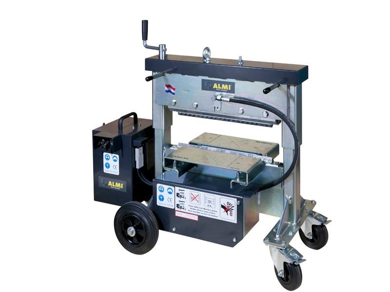 Steenknipper-Almi-AL43SH21-verzinkt-800x600